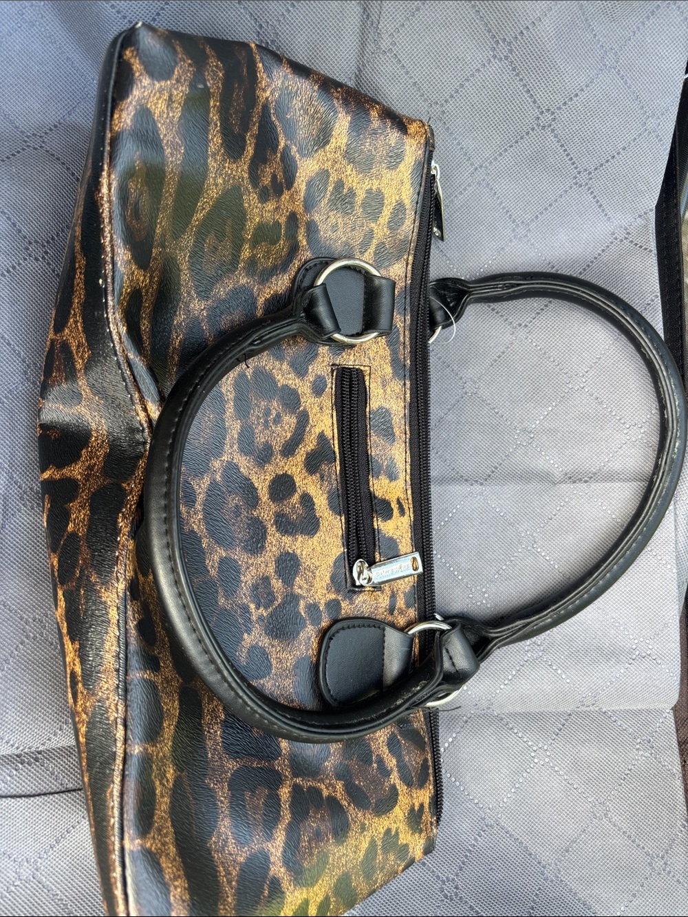 Leopard Print Travel wine carrier in Black and Brown